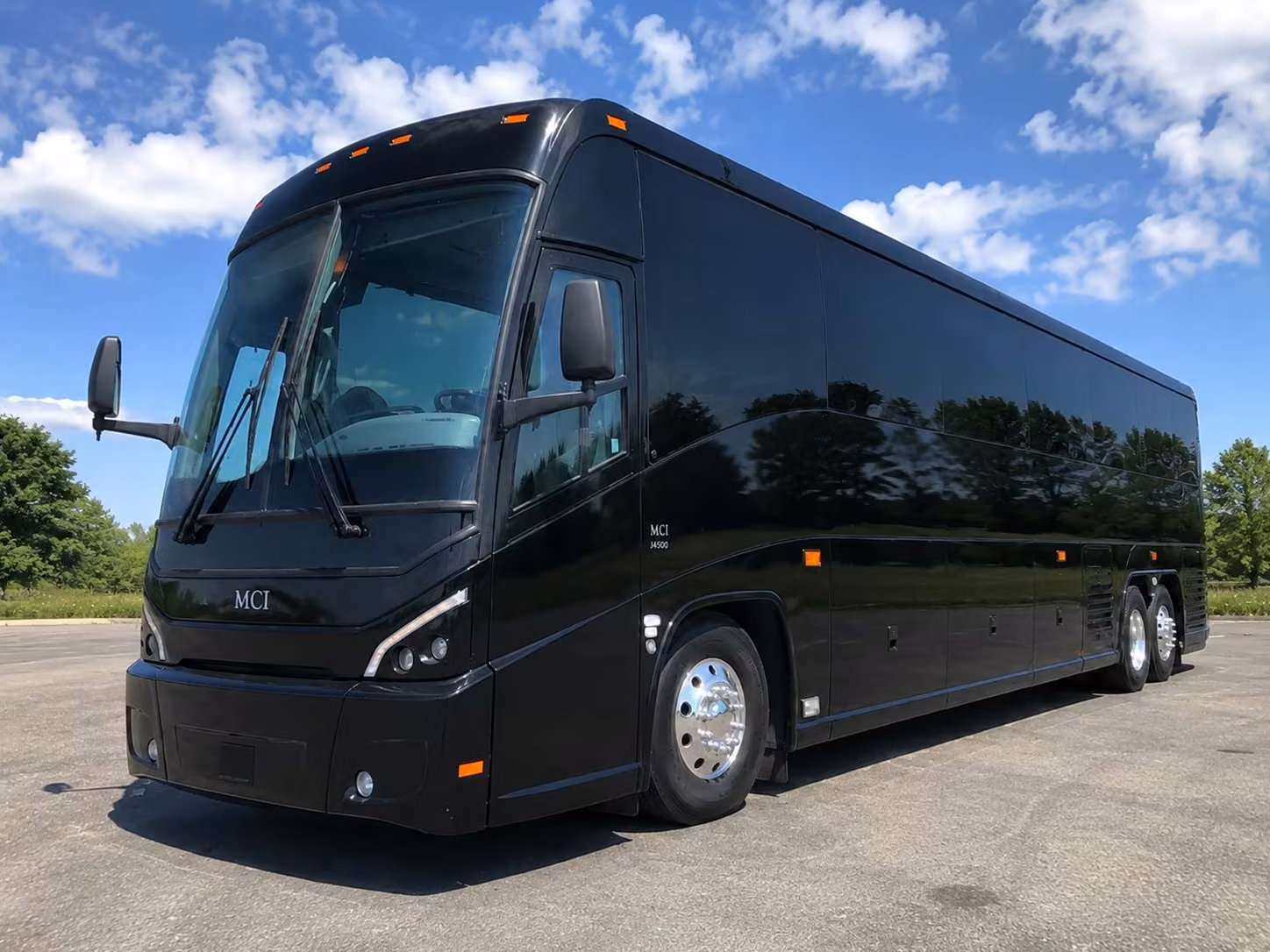 sports fan shuttles to sap center and levi s stadium from santa clara